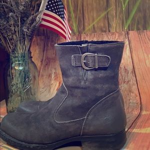 BORN EILA dark grey suede/leather boots.